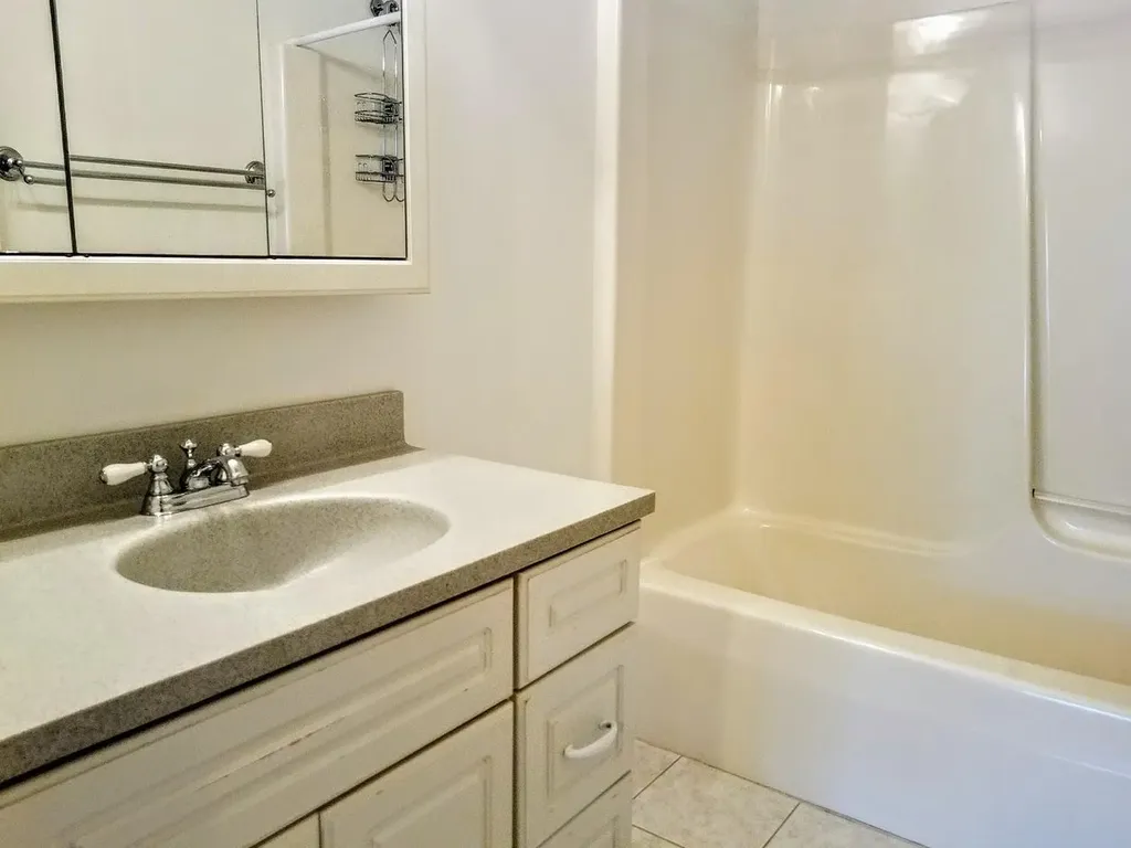 28 Camden Court Brewer ME 04412