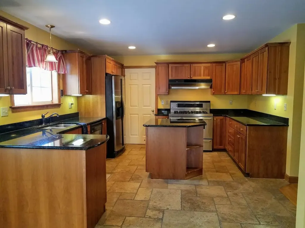 28 Camden Court Brewer ME 04412