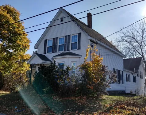 31 Highland Avenue Lewiston ME 04240