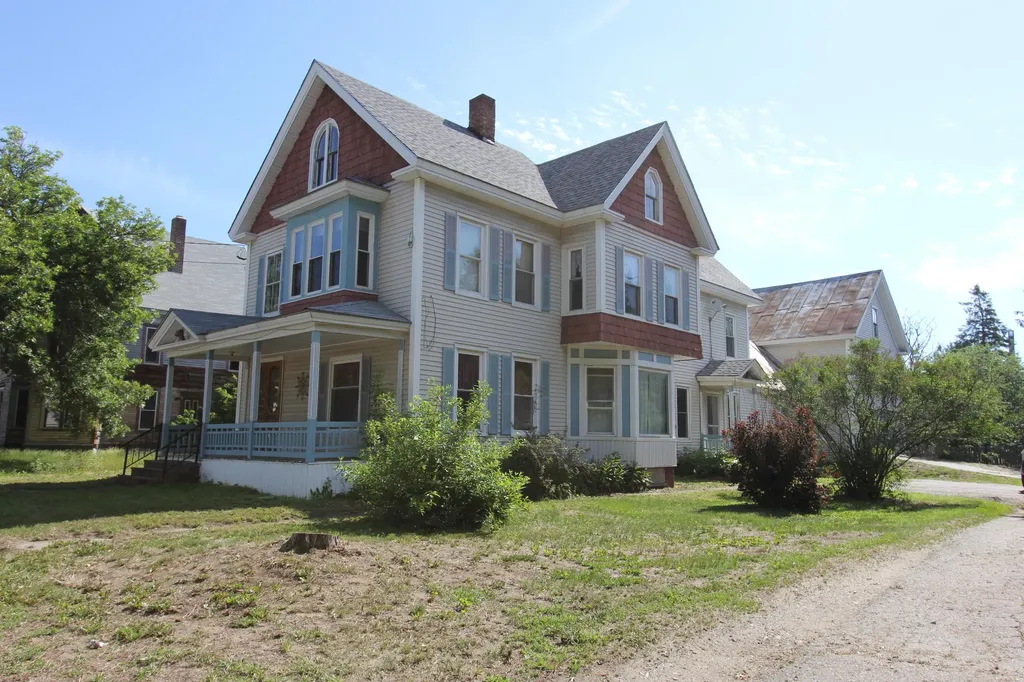 33 Weld Street Dixfield ME 04224