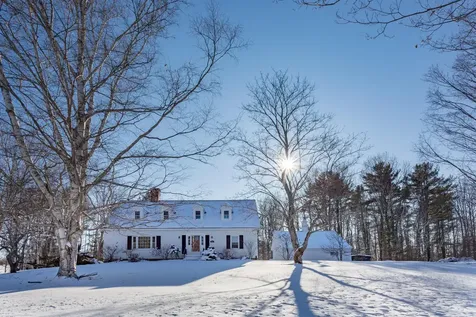 50 Molyneaux Road Camden ME 04843