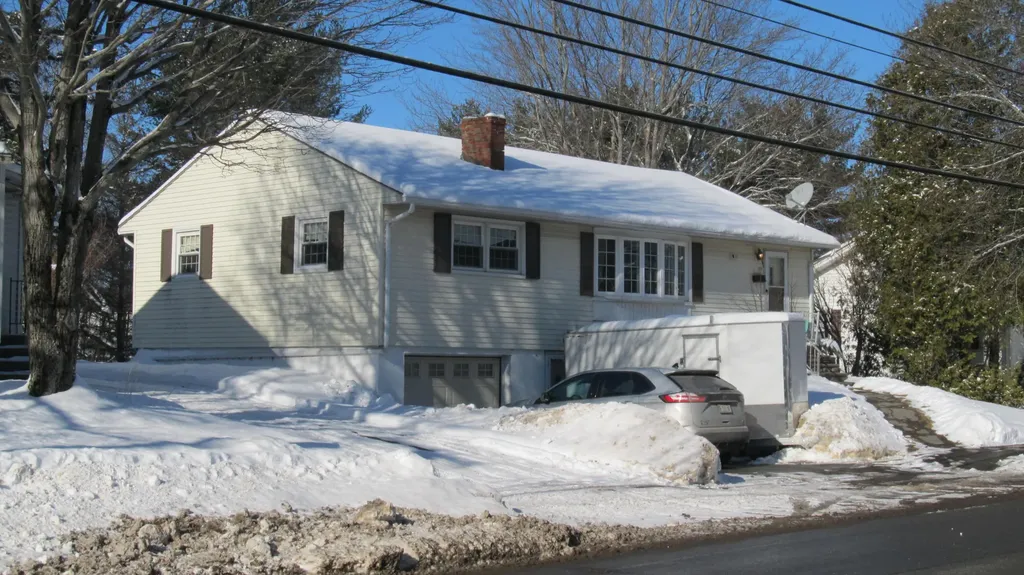184 Stillwater Avenue Bangor ME 04401