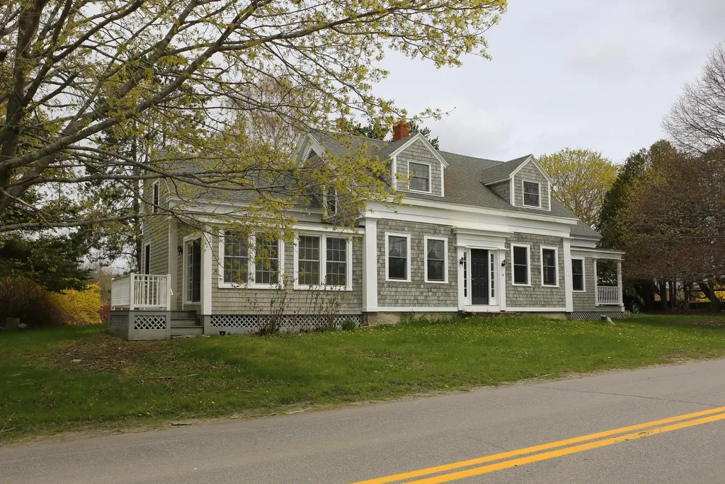 18 Dublin Road South Thomaston ME 04858
