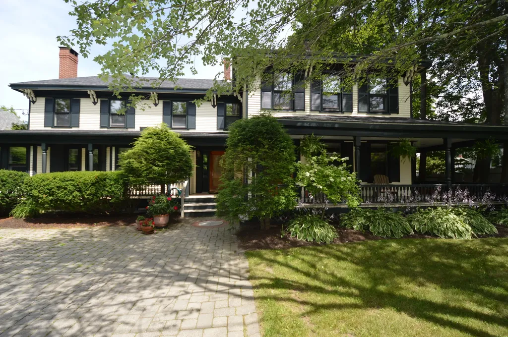 86 Chestnut Street Camden ME 04843