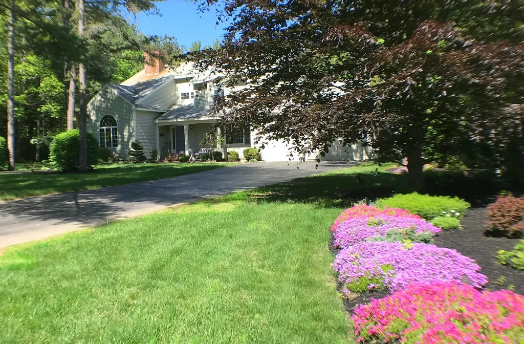 25 Beech Drive Brunswick ME 04011