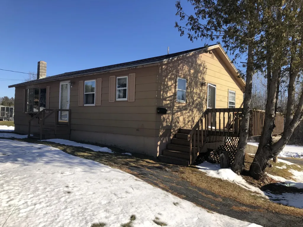 29 Black Stream Drive Levant ME 04456