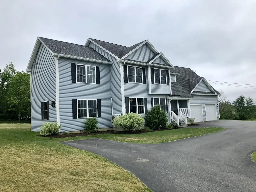 21 Hillview Drive Bangor ME 04401