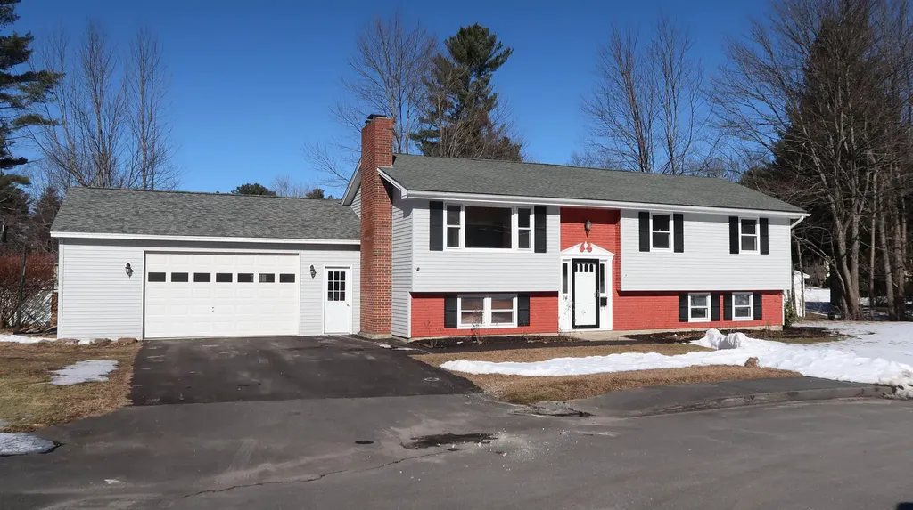 14 Indian Ridge Street Augusta ME 04330