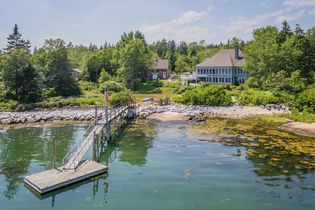313 Island Avenue Saint George ME 04859