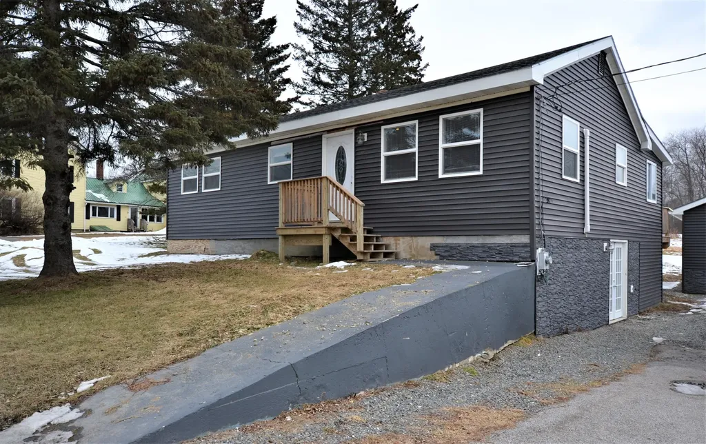 506 River Road Orrington ME 04474