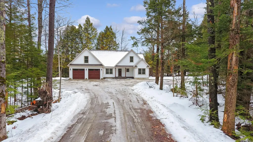 2 Pleasant Wood Drive Manchester ME 04351