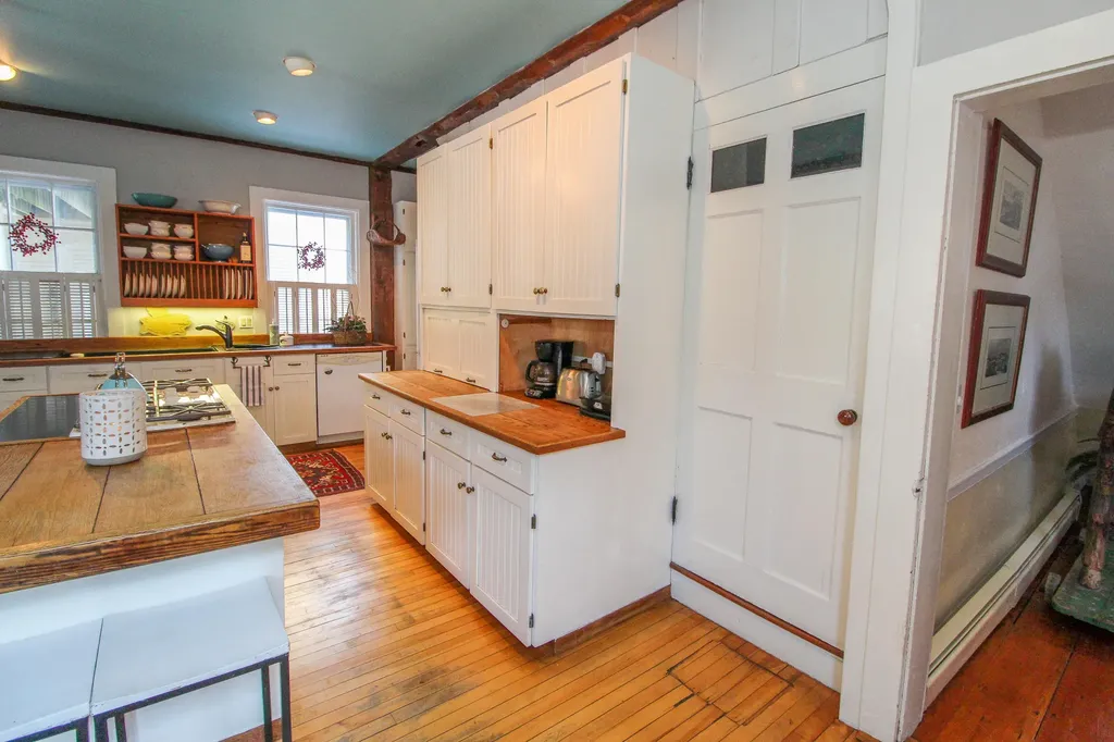 6 Summer Street Hallowell ME 04347