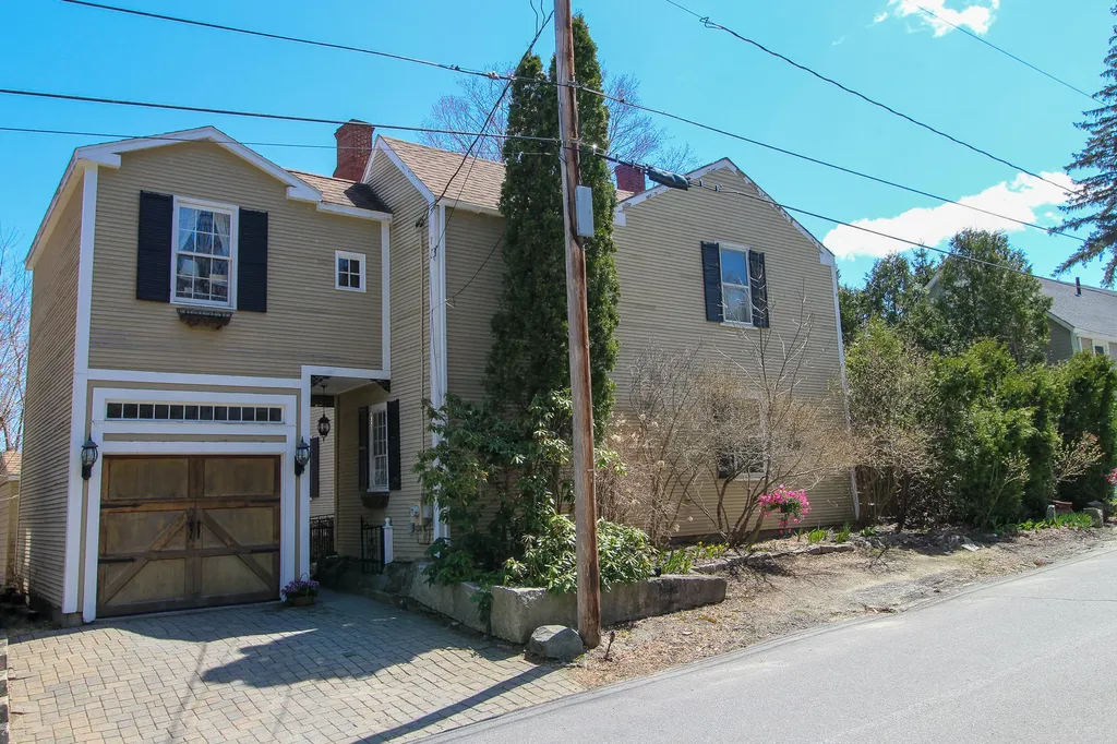 6 Summer Street Hallowell ME 04347