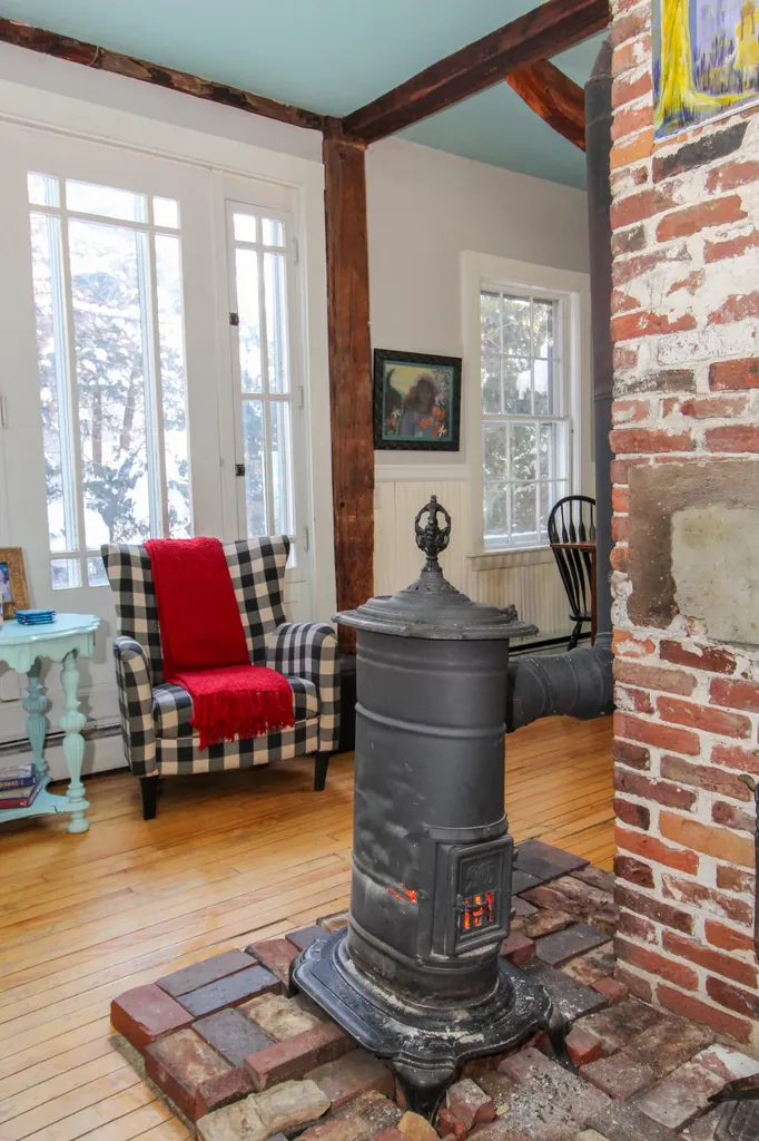 6 Summer Street Hallowell ME 04347