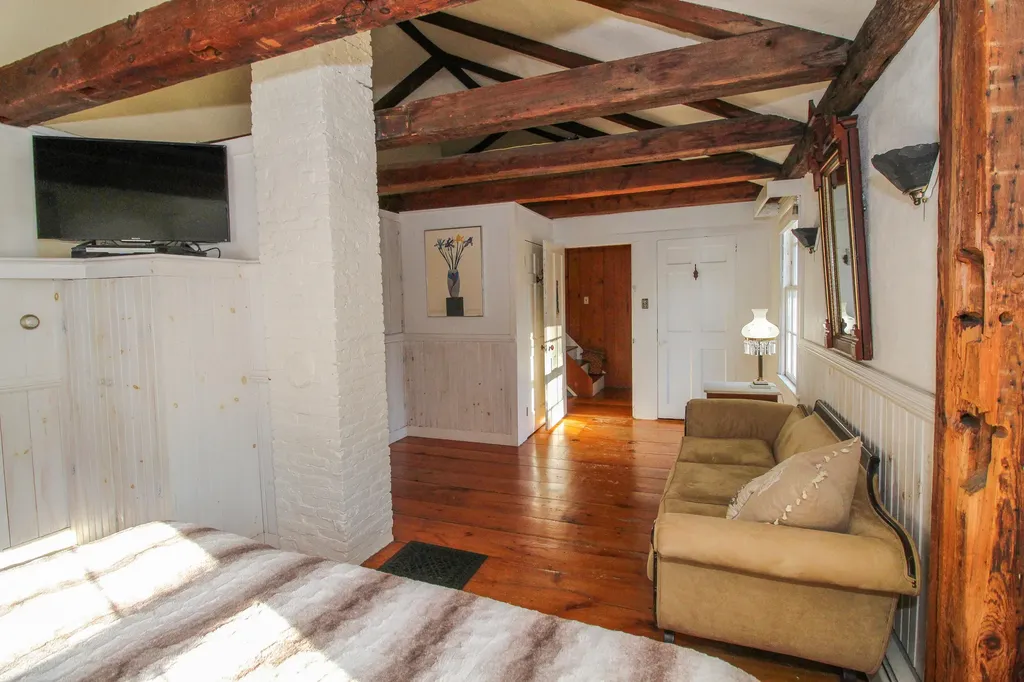 6 Summer Street Hallowell ME 04347