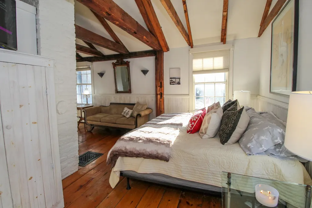 6 Summer Street Hallowell ME 04347