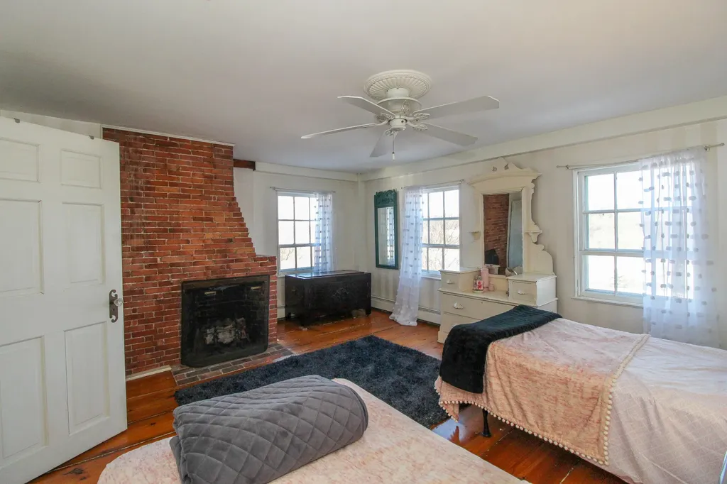 6 Summer Street Hallowell ME 04347