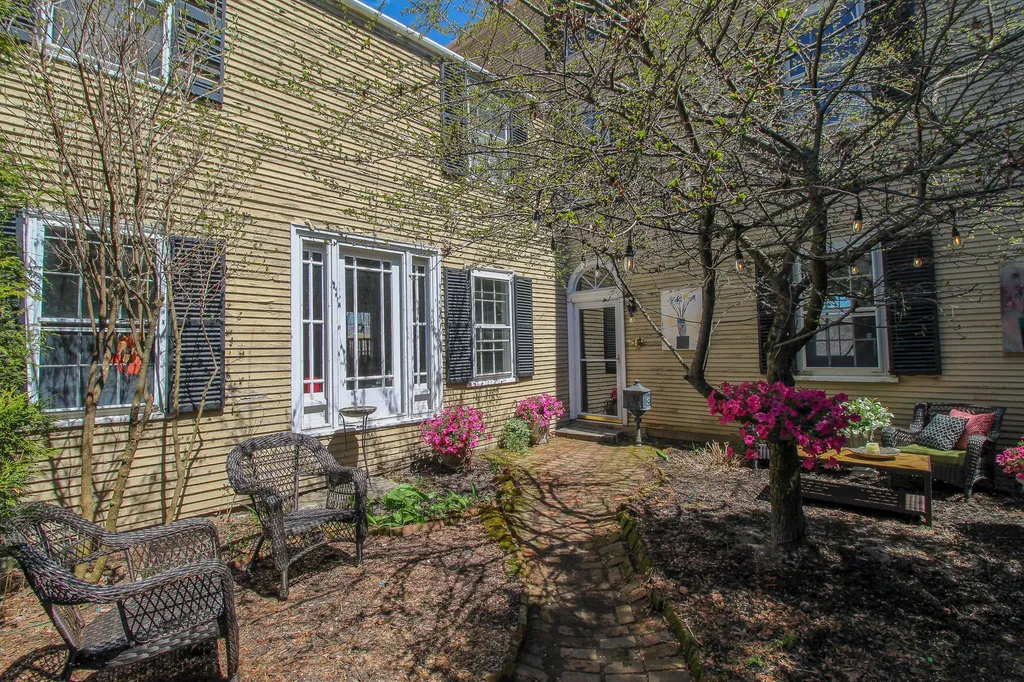 6 Summer Street Hallowell ME 04347
