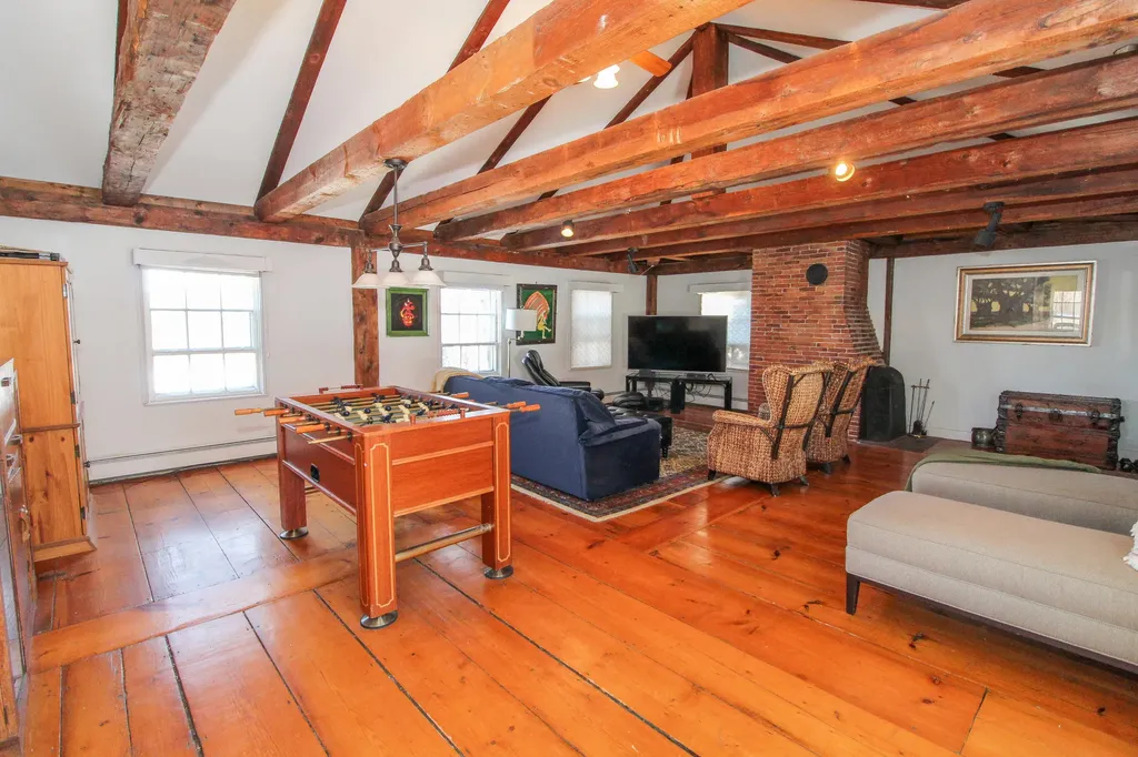 6 Summer Street Hallowell ME 04347