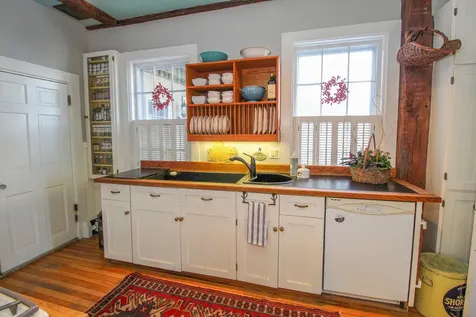 6 Summer Street Hallowell ME 04347