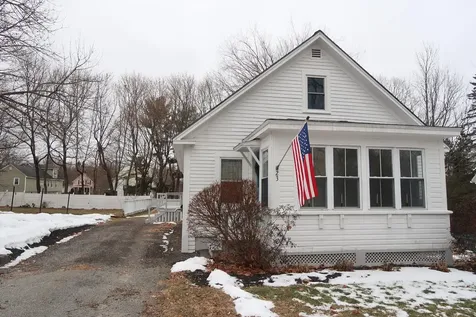 23 Chestnut Street Gardiner ME 04345