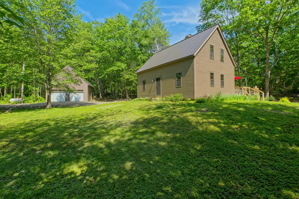 658 Old County Road Washington ME 04574