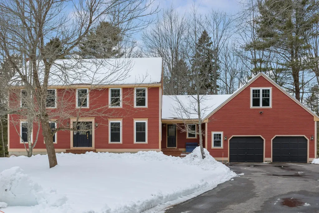 11 Hampton Circle Scarborough ME 04074