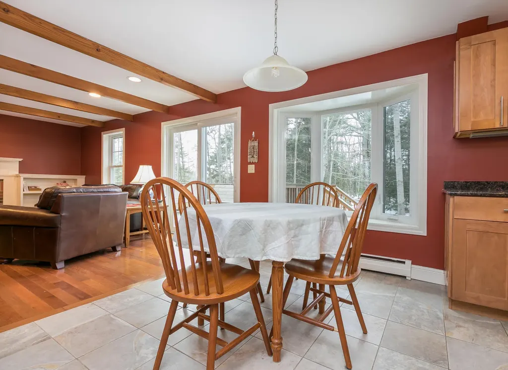 11 Hampton Circle Scarborough ME 04074