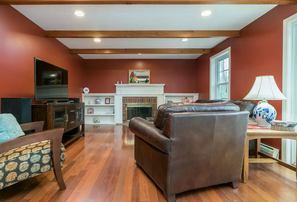 11 Hampton Circle Scarborough ME 04074
