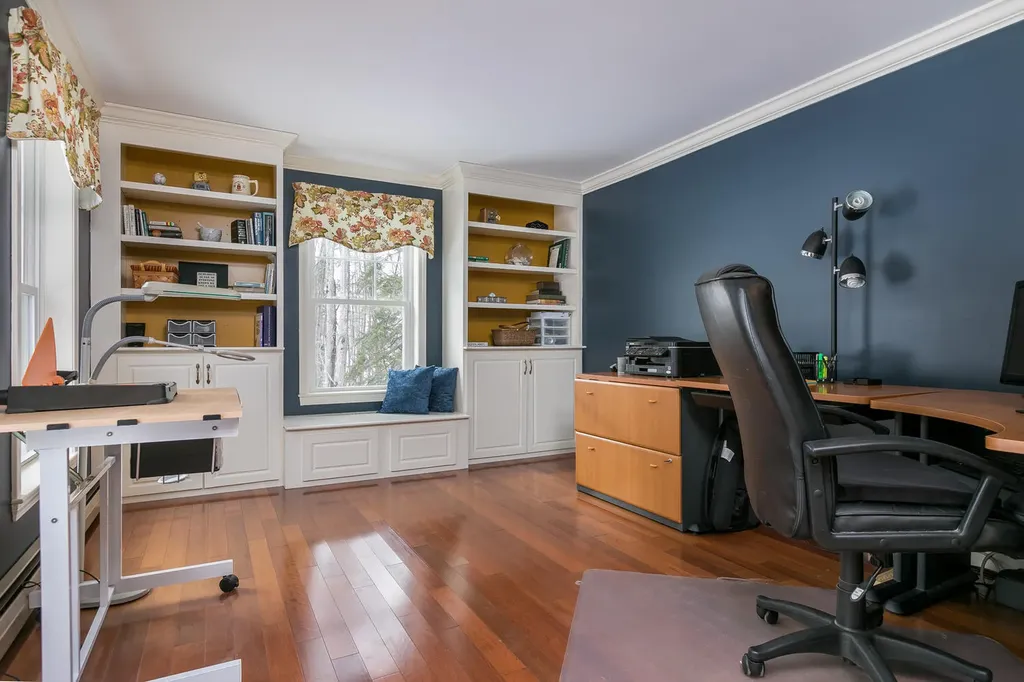 11 Hampton Circle Scarborough ME 04074