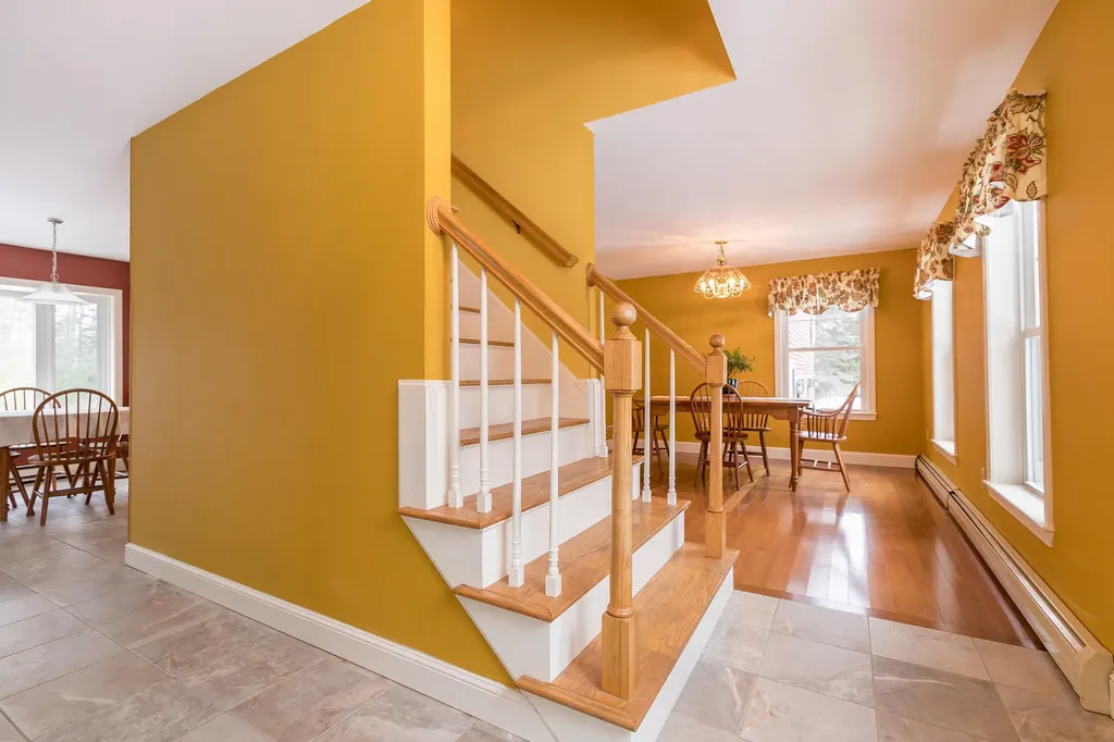 11 Hampton Circle Scarborough ME 04074
