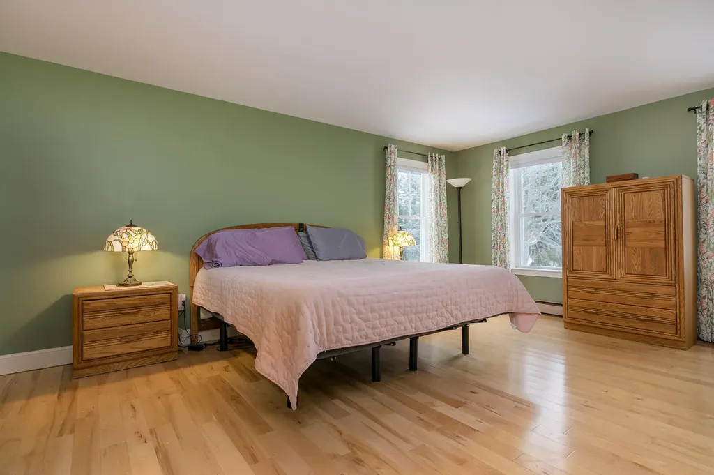11 Hampton Circle Scarborough ME 04074