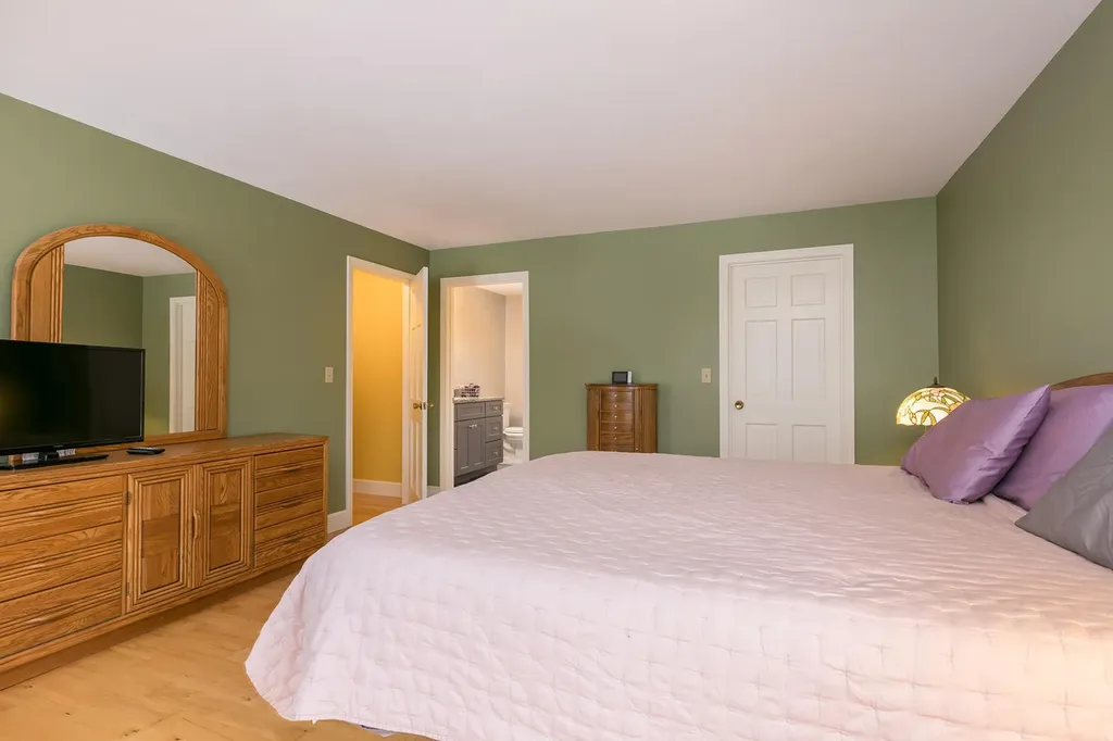 11 Hampton Circle Scarborough ME 04074