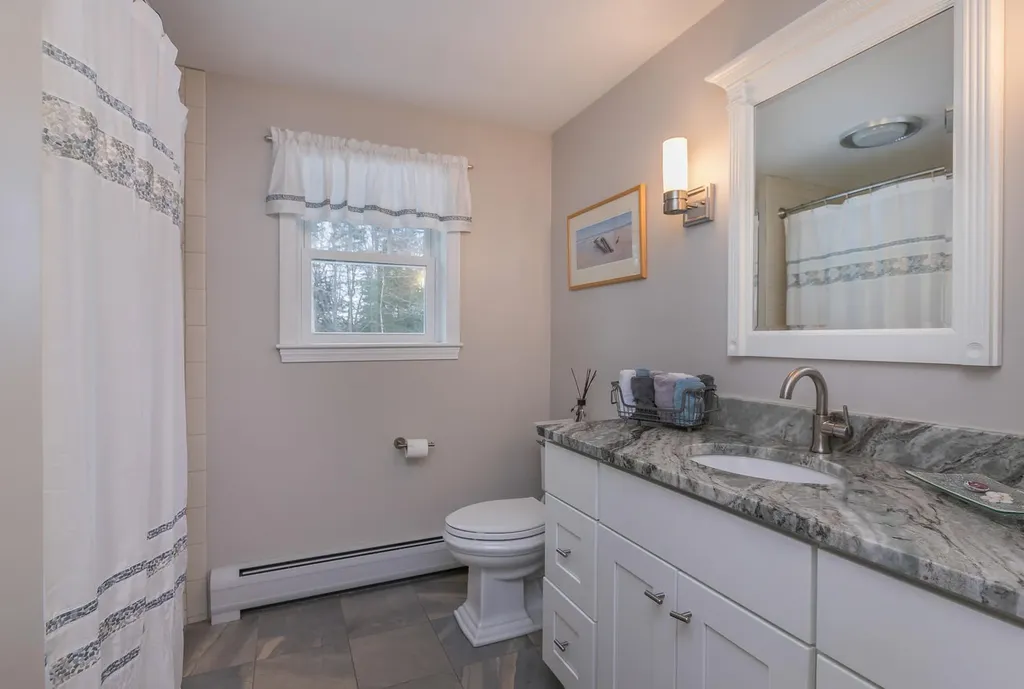 11 Hampton Circle Scarborough ME 04074
