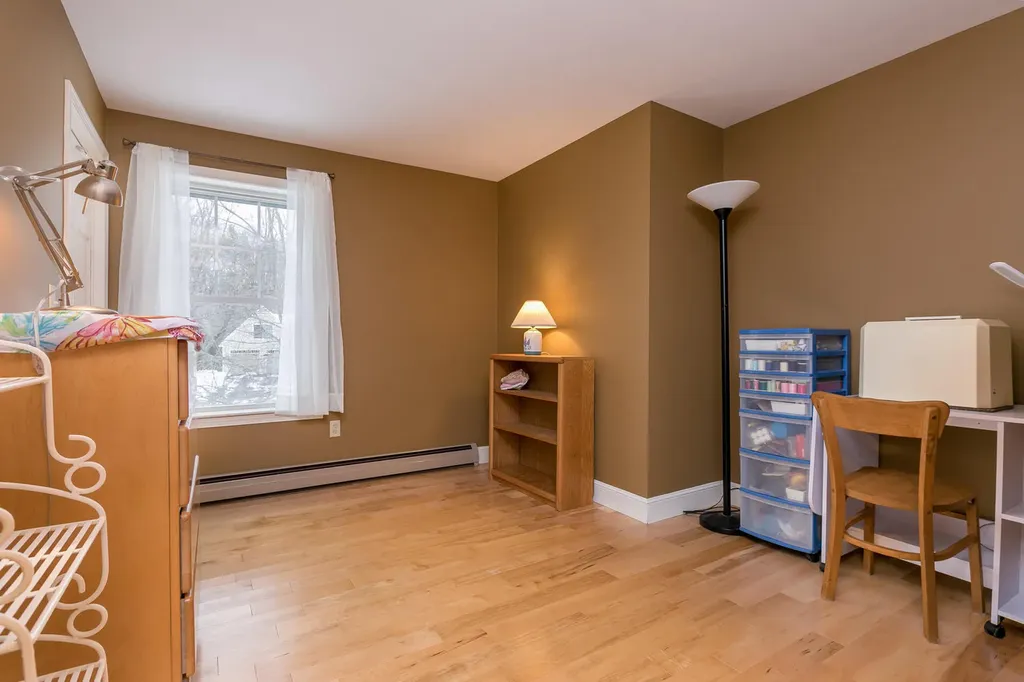 11 Hampton Circle Scarborough ME 04074