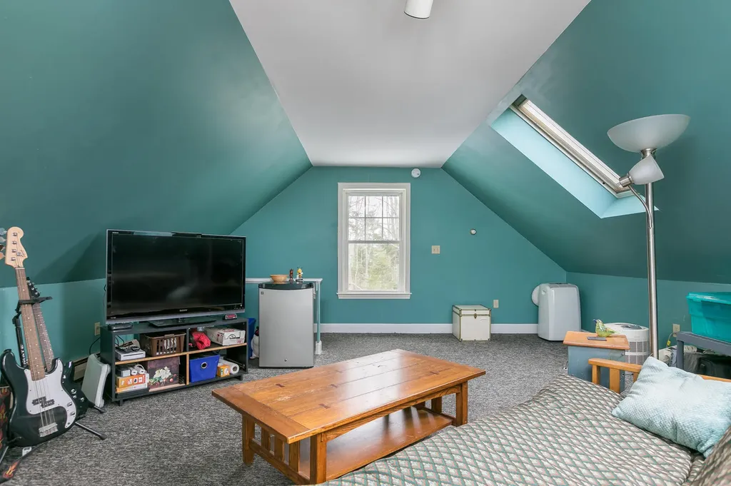 11 Hampton Circle Scarborough ME 04074