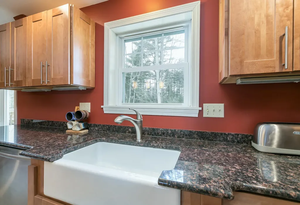 11 Hampton Circle Scarborough ME 04074