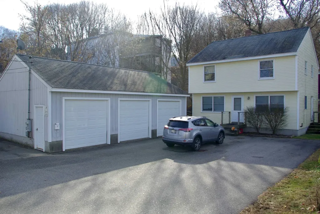 6 Buckleys Court Biddeford ME 04005
