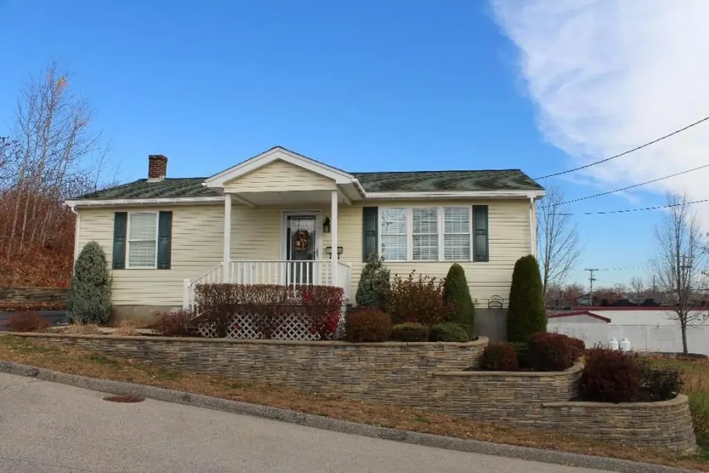 6 Hooper Street Biddeford ME 04005