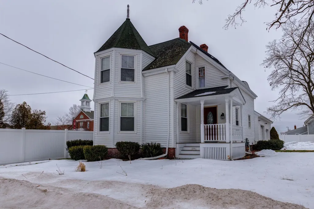 299 Main Street Cumberland ME 04021