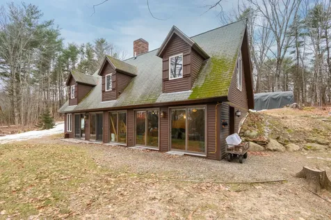 11 Cross Road Edgecomb ME 04556