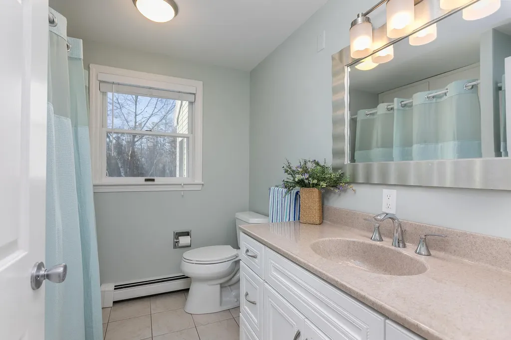 72 Winding Way Yarmouth ME 04096