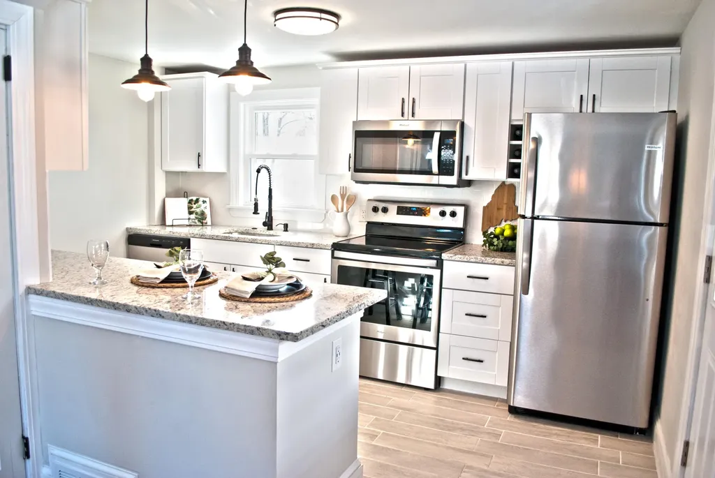 8 Eastman Avenue Portland ME 04103