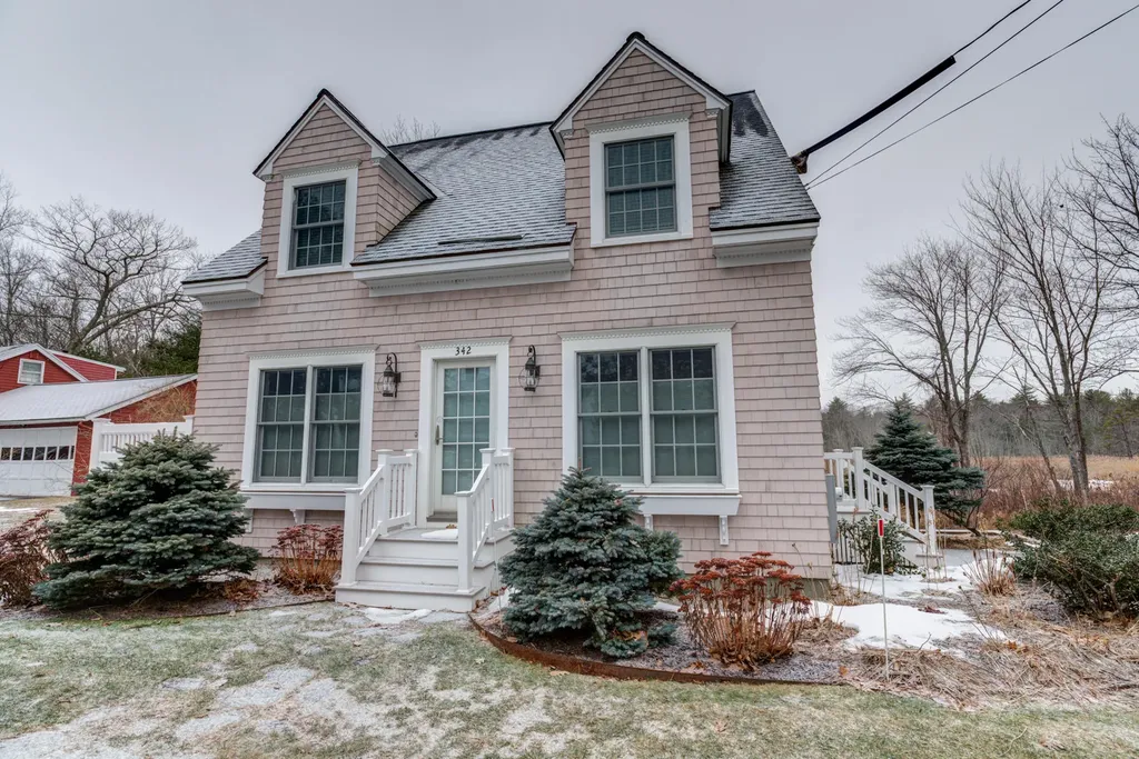 342 Seaside Avenue Saco ME 04072