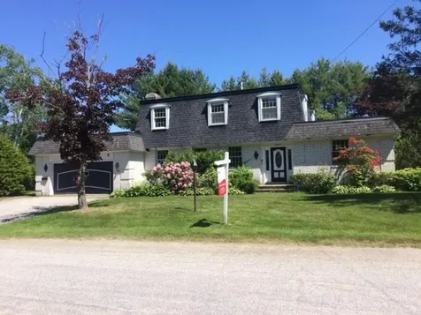 19 Robinson Gardens Lewiston ME 04240