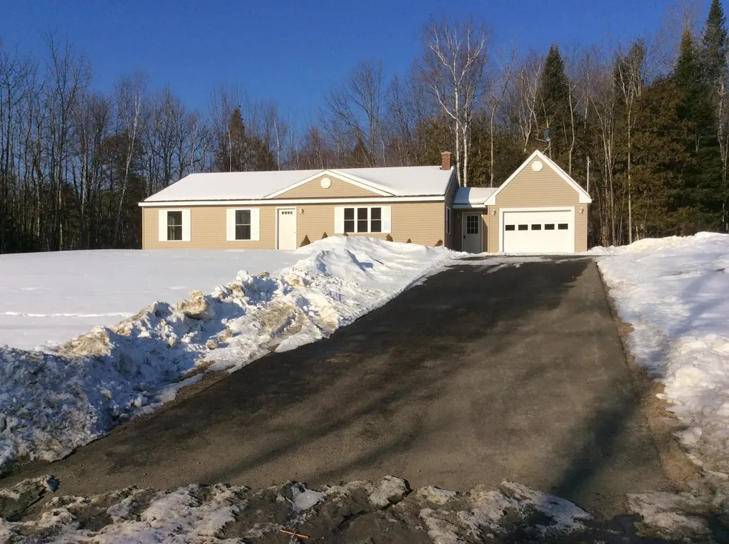 29 Deer Run Oakland ME 04963