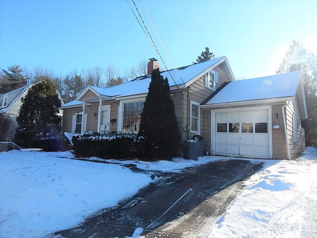 30 Purinton Avenue Augusta ME 04330