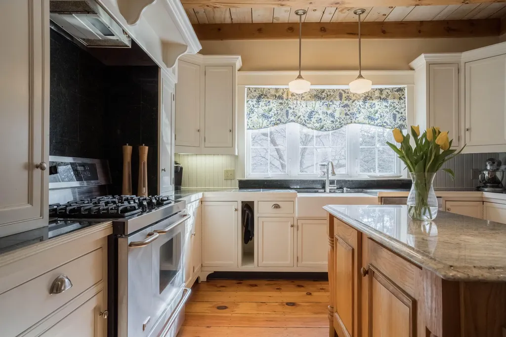 4 Brickyard Cove Road Harpswell ME 04079