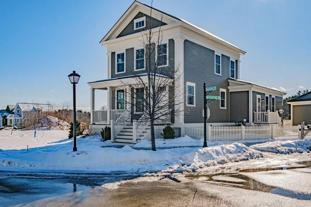 9 Traditional Street Scarborough ME 04074