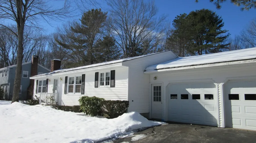 8 Algonquin Lane Brunswick ME 04011